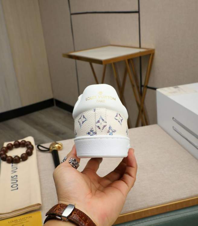 Picture of Louis Vuitton Shoes _SKULVsz38-44mnf080415452